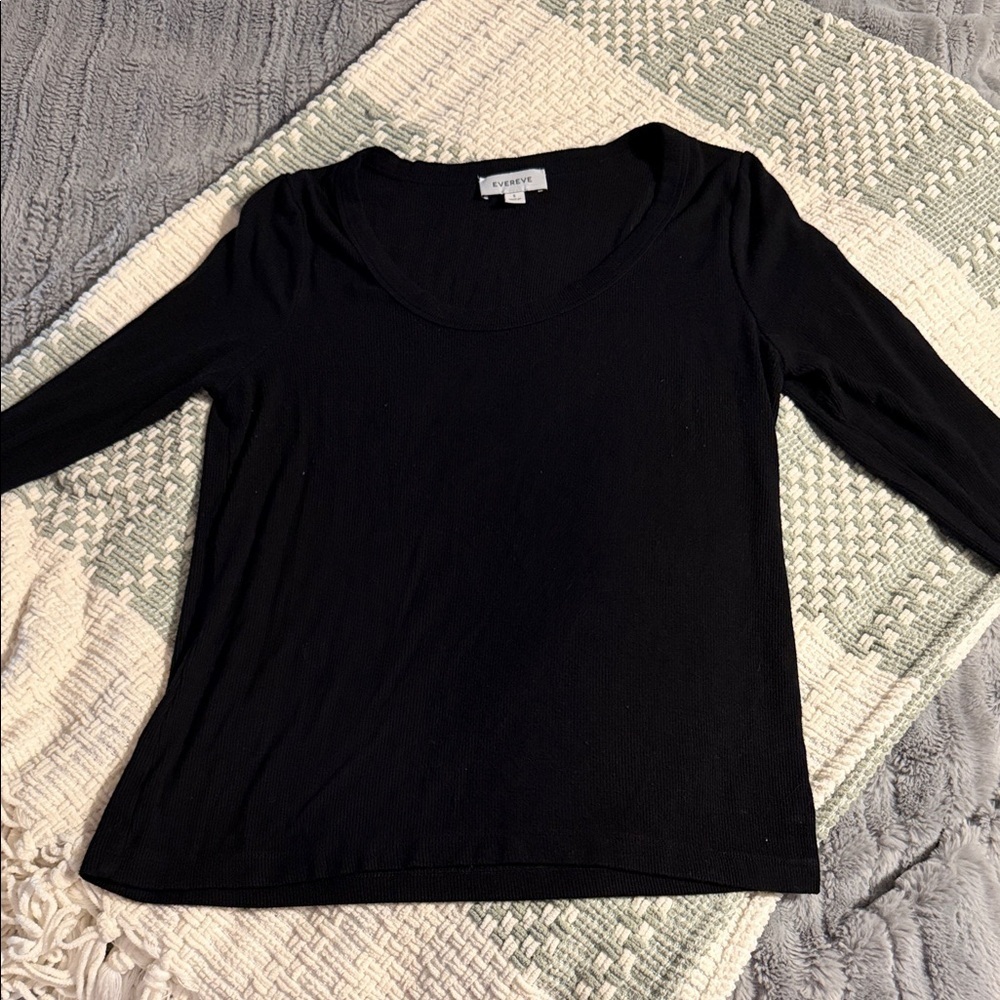 Women’s Evereve black long sleeve 🖤